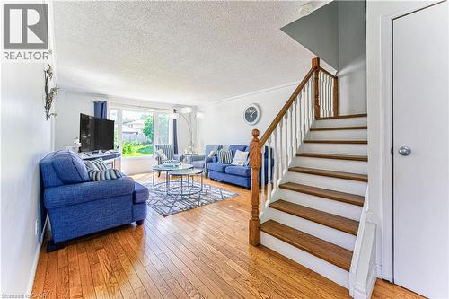 98 Monteagle Crescent, Kitchener, ON - Indoor Photo Showing Living Room