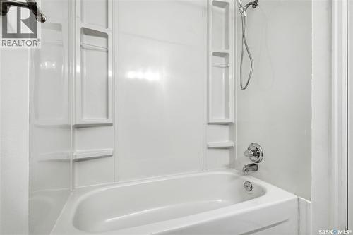 6419 Rochdale Boulevard, Regina, SK - Indoor Photo Showing Bathroom