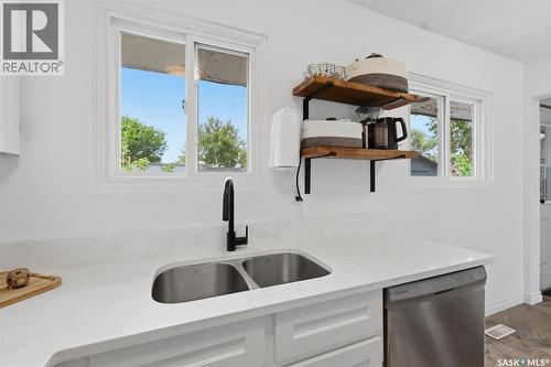 58 120 Acadia Drive, Saskatoon, SK - Indoor Photo Showing Kitchen With Double Sink