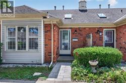 175 FIDDLERS GREEN Road Unit# 9  Hamilton, ON L9G 4X7