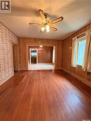 538 Centre Street, Shaunavon, SK - Indoor
