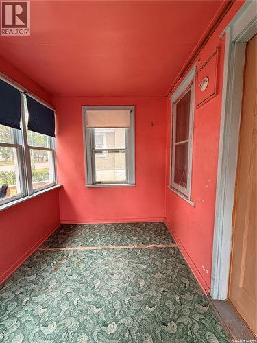 538 Centre Street, Shaunavon, SK - Indoor Photo Showing Other Room