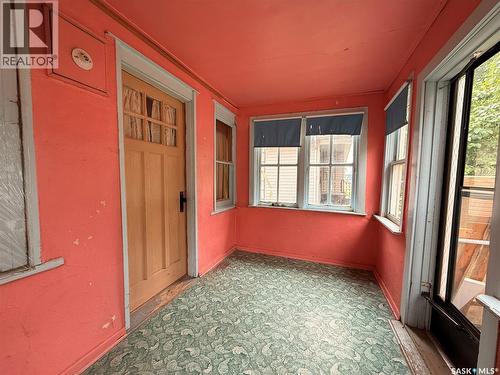 538 Centre Street, Shaunavon, SK - Indoor Photo Showing Other Room