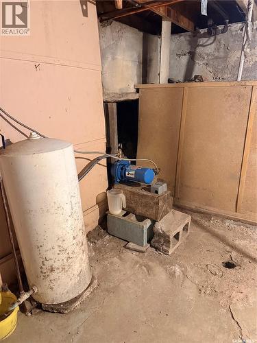 538 Centre Street, Shaunavon, SK - Indoor Photo Showing Basement