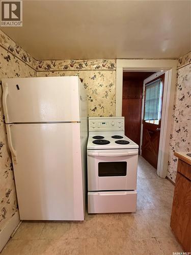538 Centre Street, Shaunavon, SK - Indoor Photo Showing Kitchen