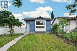 925 Erin Woods Drive SE  Calgary, AB T2B 2X1