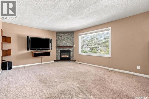 632 Grey Street, Regina, SK - Indoor With Fireplace