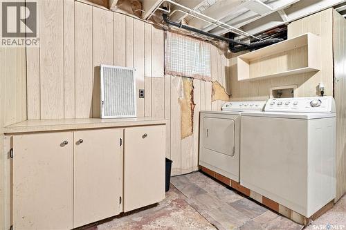 632 Grey Street, Regina, SK - Indoor Photo Showing Laundry Room