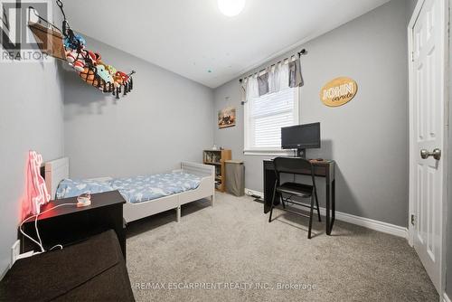 203 West 31St Street, Hamilton, ON - Indoor Photo Showing Bedroom
