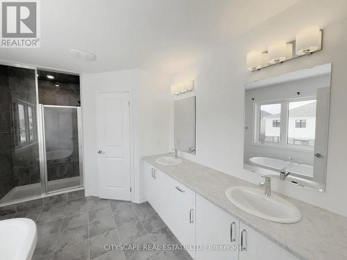 Primary Bedroom 5pc Ensuite - 259 Rea Drive, Centre Wellington, ON - Indoor Photo Showing Bathroom