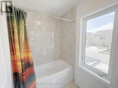 4pc Semi-Ensuite between Bedrooms #3 & #4 - 259 Rea Drive, Centre Wellington, ON - Indoor Photo Showing Bathroom