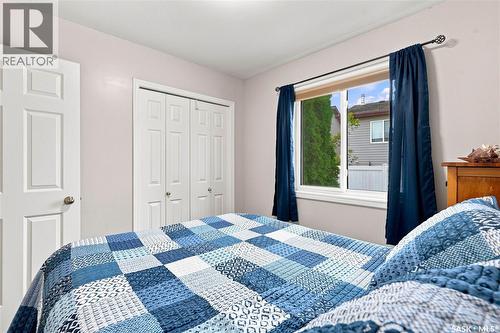 18 143 Gropper Crescent, Saskatoon, SK - Indoor Photo Showing Bedroom