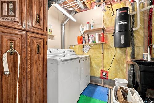 18 143 Gropper Crescent, Saskatoon, SK - Indoor Photo Showing Laundry Room