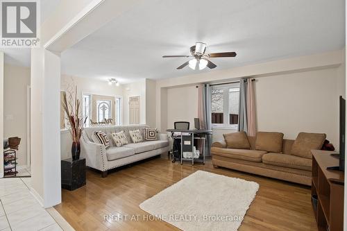 71 Hutton Place, Clarington, ON - Indoor Photo Showing Living Room