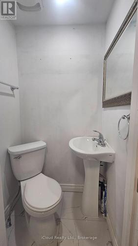 MAIN - 32 FREY CRESCENT , Toronto, Ontario M1R 2C6 3