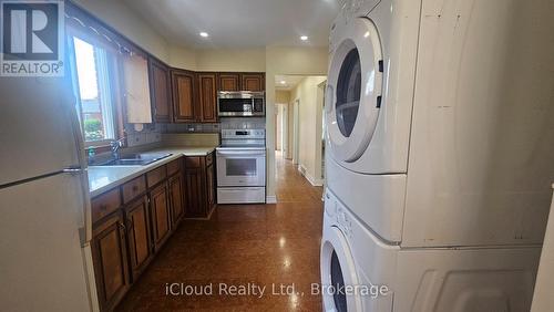 MAIN - 32 FREY CRESCENT , Toronto, Ontario M1R 2C6 4