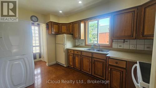 MAIN - 32 FREY CRESCENT , Toronto, Ontario M1R 2C6 5