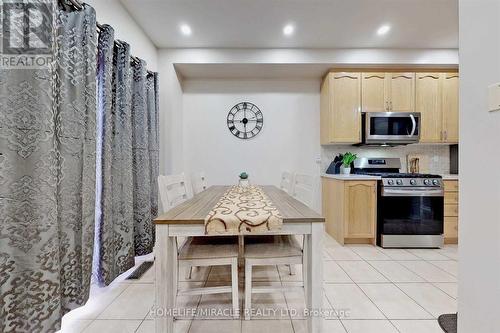 3258 Angel Pass Drive, Mississauga, ON - Indoor