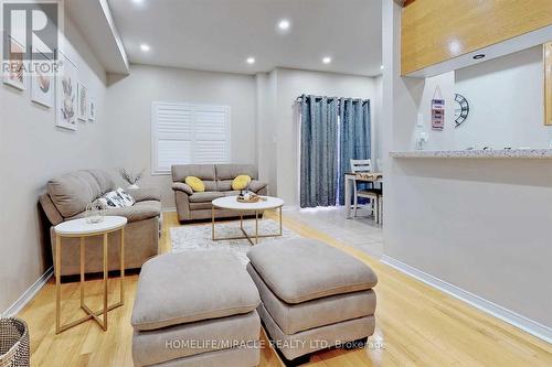 3258 Angel Pass Drive, Mississauga, ON - Indoor