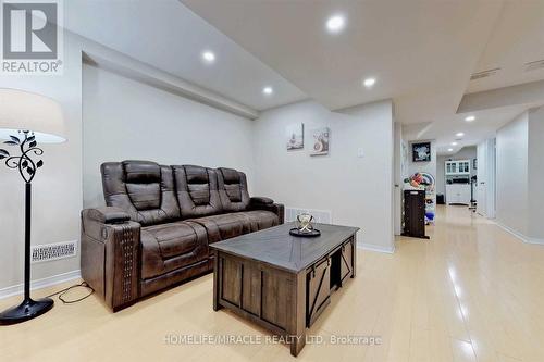 3258 Angel Pass Drive, Mississauga, ON - Indoor