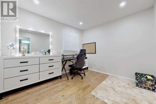 3258 Angel Pass Drive, Mississauga, ON - Indoor