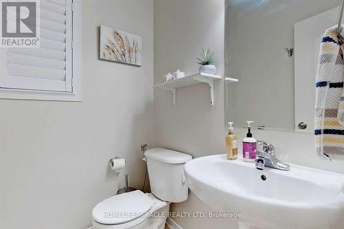 3258 Angel Pass Drive, Mississauga, ON - Indoor Photo Showing Bathroom
