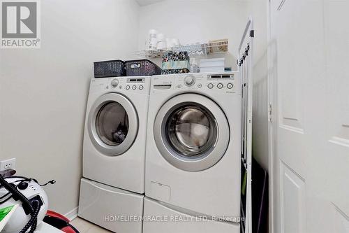 3258 Angel Pass Drive, Mississauga, ON - Indoor Photo Showing Laundry Room