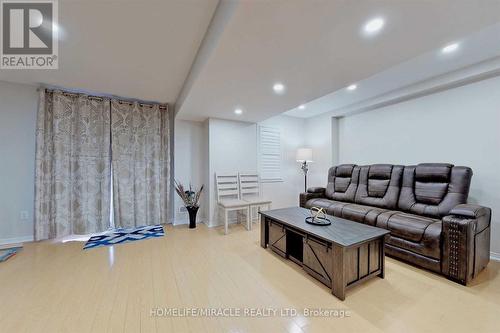 3258 Angel Pass Drive, Mississauga, ON - Indoor
