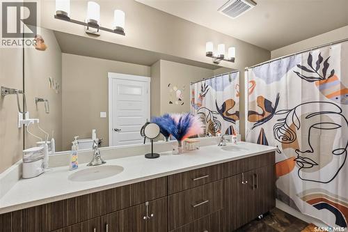 31 510 Kloppenburg Crescent, Saskatoon, SK - Indoor Photo Showing Bathroom