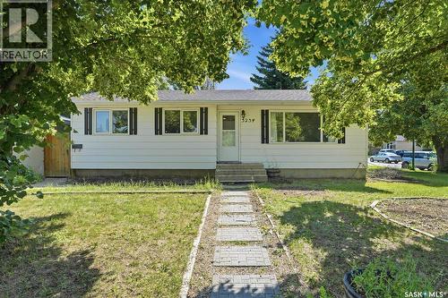 3234 Maxwell Street, Saskatoon, SK - Outdoor