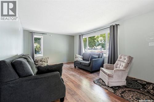 3234 Maxwell Street, Saskatoon, SK - Indoor Photo Showing Living Room