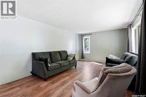 3234 Maxwell Street, Saskatoon, SK - Indoor Photo Showing Living Room