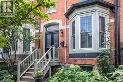 151 MARKLAND Street  Hamilton, ON L8P 2K4