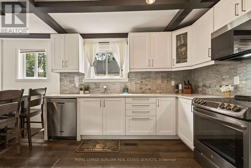 29 Hixon Road, Hamilton, ON - Indoor Photo Showing Kitchen With Upgraded Kitchen