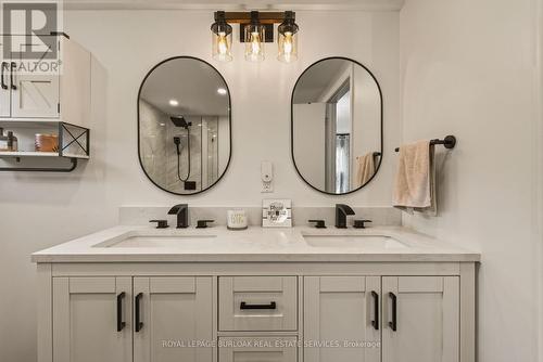 29 Hixon Road, Hamilton, ON - Indoor Photo Showing Bathroom