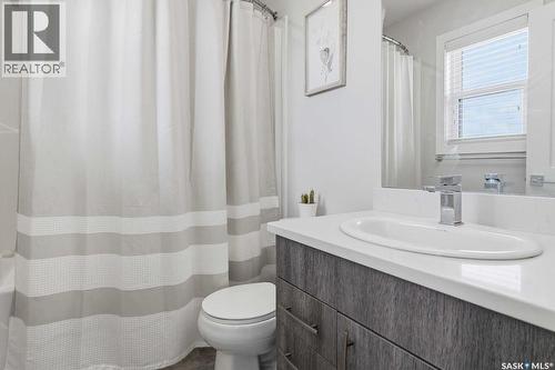 635 Evergreen Boulevard, Saskatoon, SK - Indoor Photo Showing Bathroom