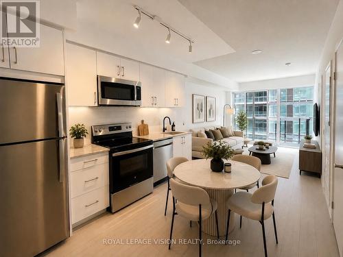 907 - 4010 EGLINTON AVENUE W , Toronto, Ontario M9A 0G5 5
