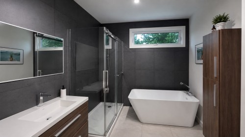 Salle de bains - 1739 Rue Lavoie, Laval (Vimont), QC - Indoor Photo Showing Bathroom