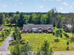 233 CAIRNS Crescent  Fort Erie, ON L2A 5M4