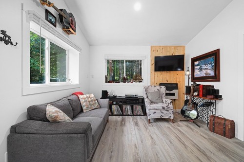 Salle familiale - 791 Ch. Crawford, Litchfield, QC - Indoor Photo Showing Living Room