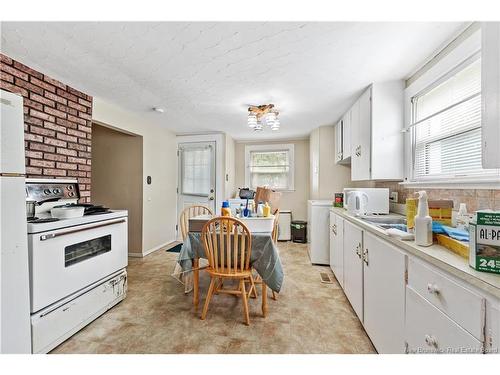 76 Steadman St, Moncton, NB - Indoor Photo Showing Kitchen