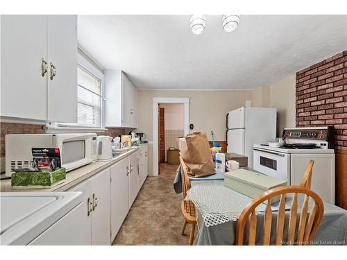 76 Steadman St, Moncton, NB - Indoor Photo Showing Kitchen