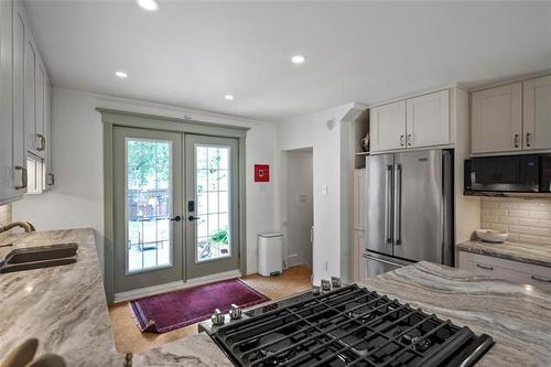 178 Niagara St, Winnipeg, MB - Indoor Photo Showing Kitchen With Double Sink