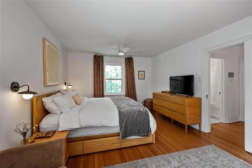 178 Niagara St, Winnipeg, MB - Indoor Photo Showing Bedroom