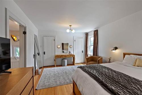 178 Niagara St, Winnipeg, MB - Indoor Photo Showing Bedroom