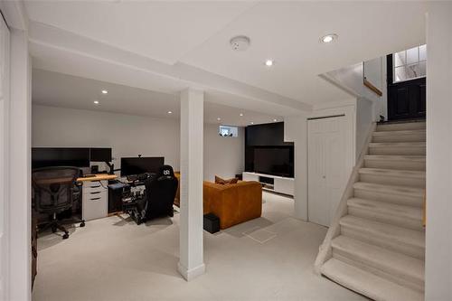 178 Niagara St, Winnipeg, MB - Indoor