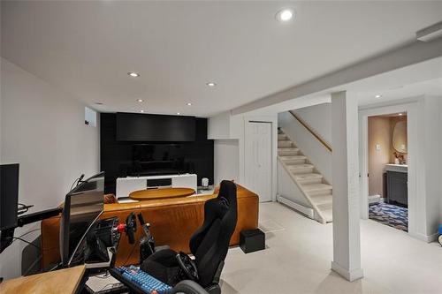 178 Niagara St, Winnipeg, MB - Indoor