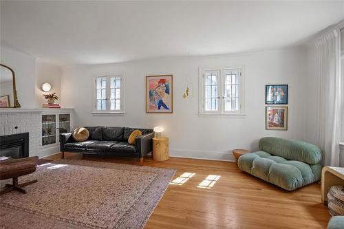 178 Niagara St, Winnipeg, MB - Indoor Photo Showing Living Room With Fireplace