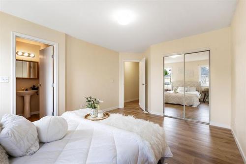 2583 King Edward St, Winnipeg, MB - Indoor Photo Showing Bedroom