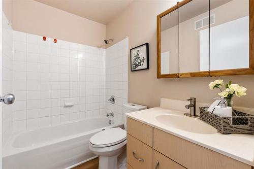 2583 King Edward St, Winnipeg, MB - Indoor Photo Showing Bathroom
